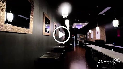 AF1QipMndR8 aeXQgWy081kU EvsjbcUvXzyoNnVKvQv 1